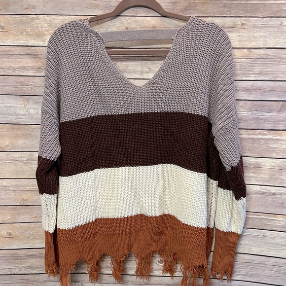Rue21 Oversized Cutout Sweater- Size S- Like New - Picture 3 of 3